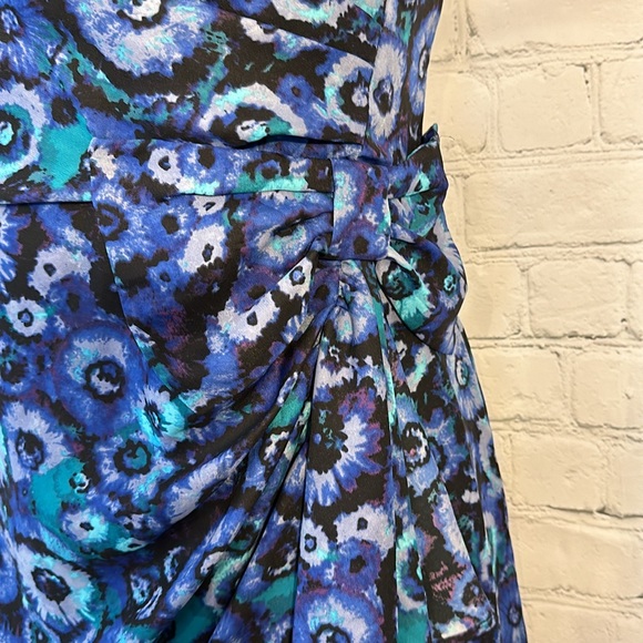 LCLauren Conrad faux wrap dress with ruche and bow - Picture 3 of 9